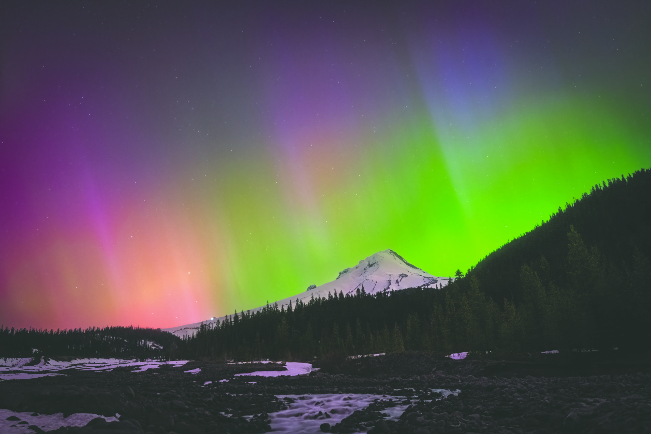 Northern lights over the mountain