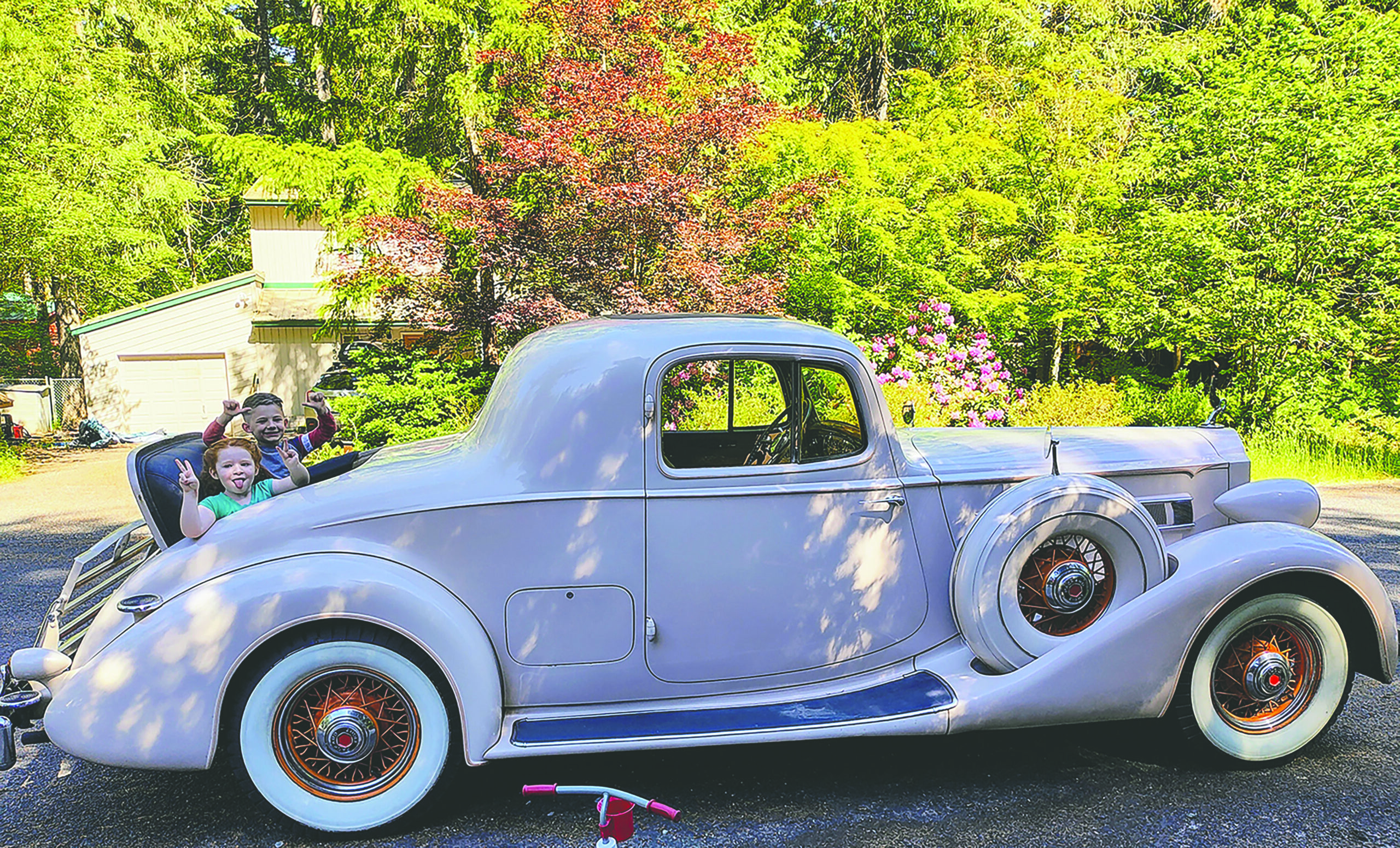 a 1935 Packard coupe